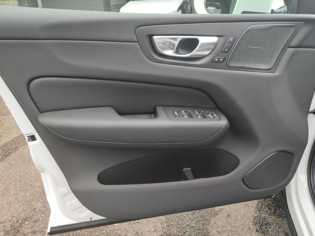 Volvo XC60 2025