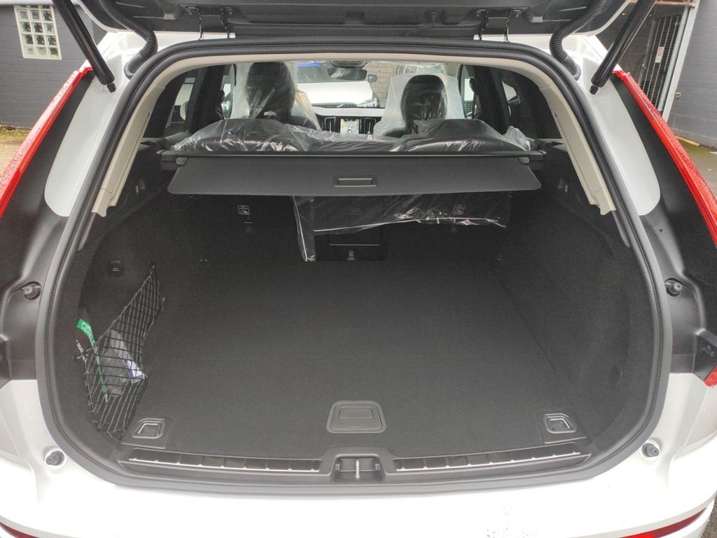 Volvo XC60 2025