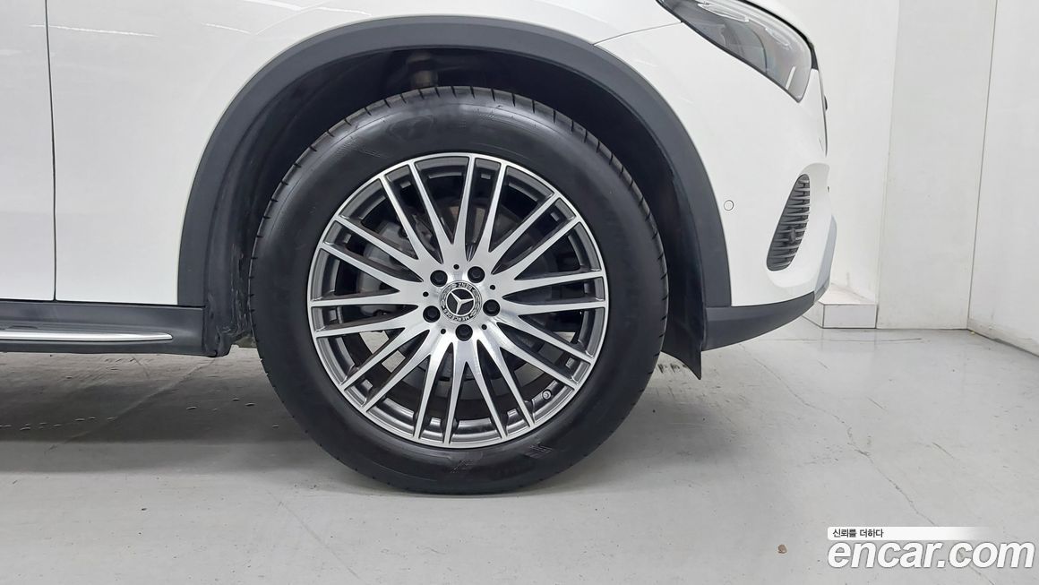 Mercedes-Benz GLC-Class 2024