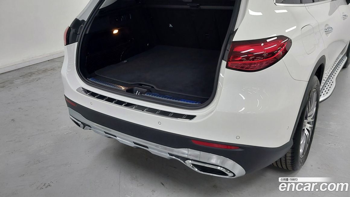 Mercedes-Benz GLC-Class 2024