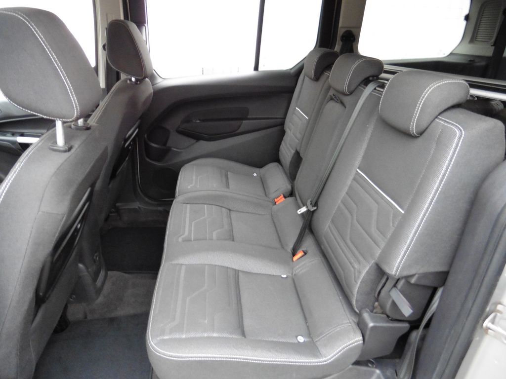 Ford Grand Tourneo 2015