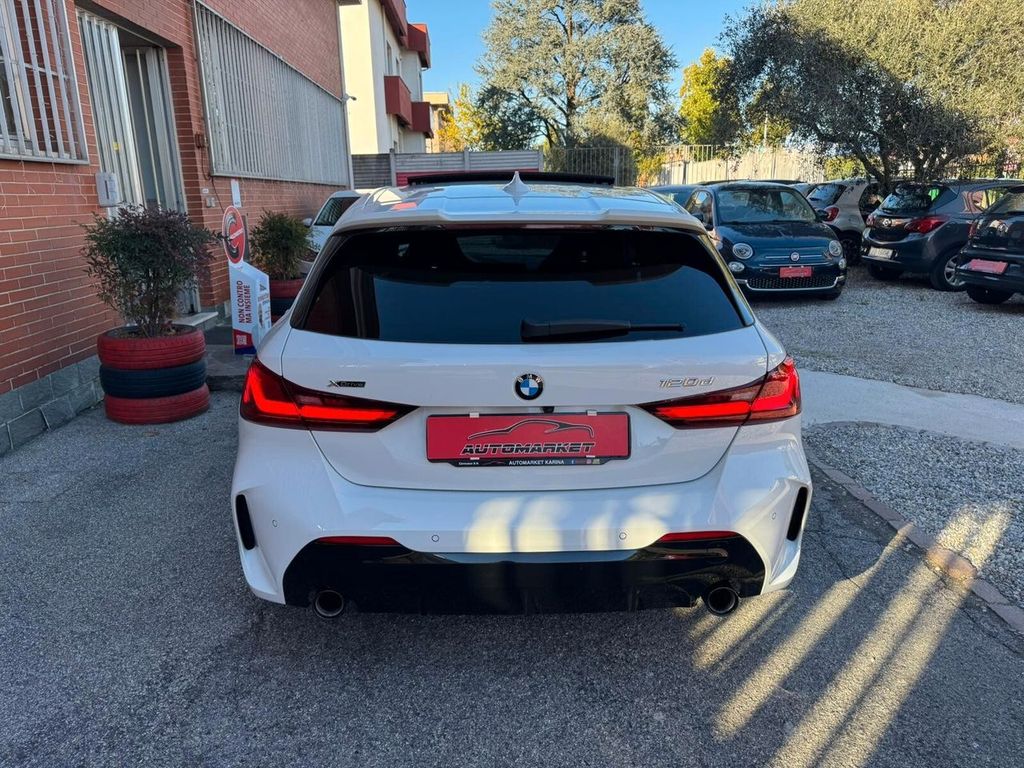 BMW 120 2023