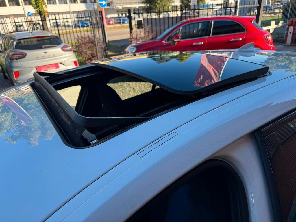 BMW 120 2023
