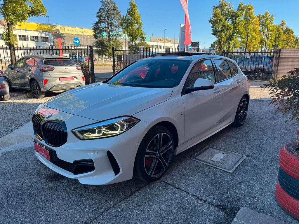 BMW 120 2023