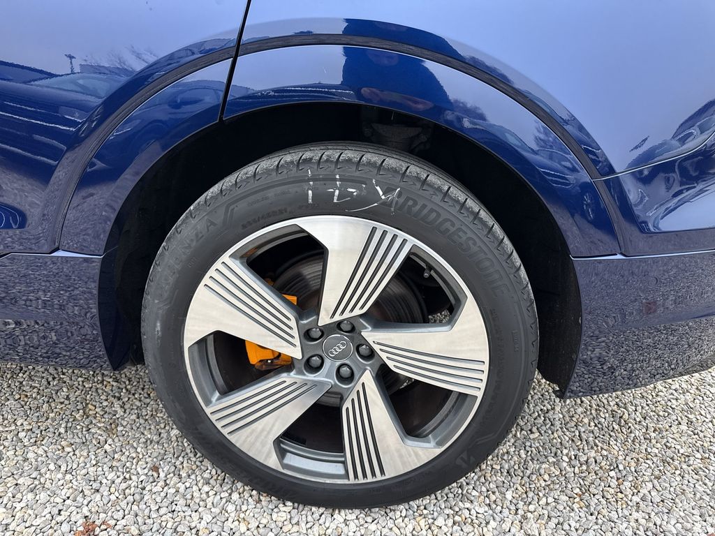 Audi e-tron 2022