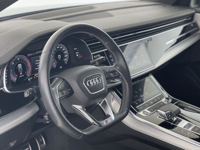 Audi Q8 2023