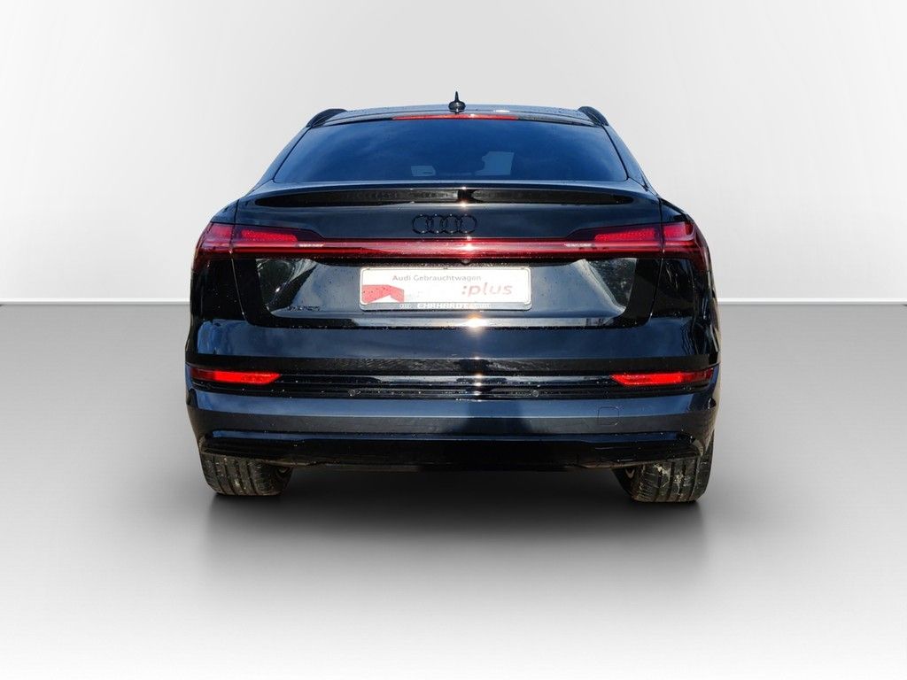 Audi e-tron 2022