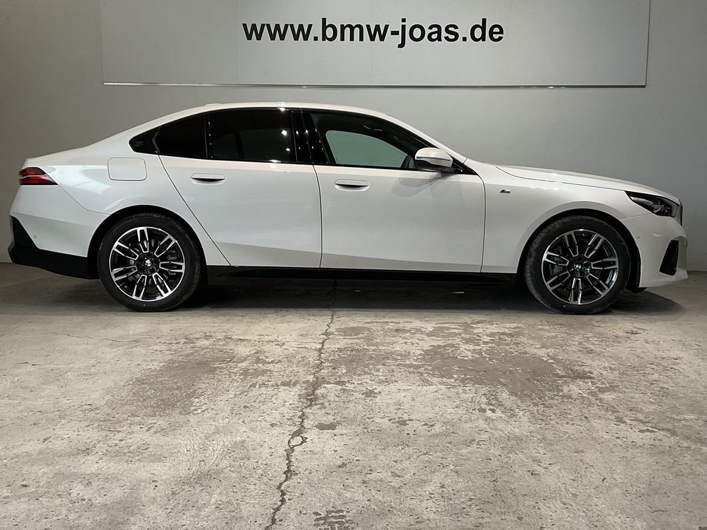 BMW i5 2025