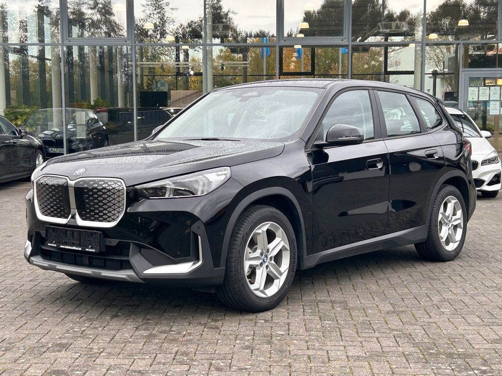 BMW iX1 2024