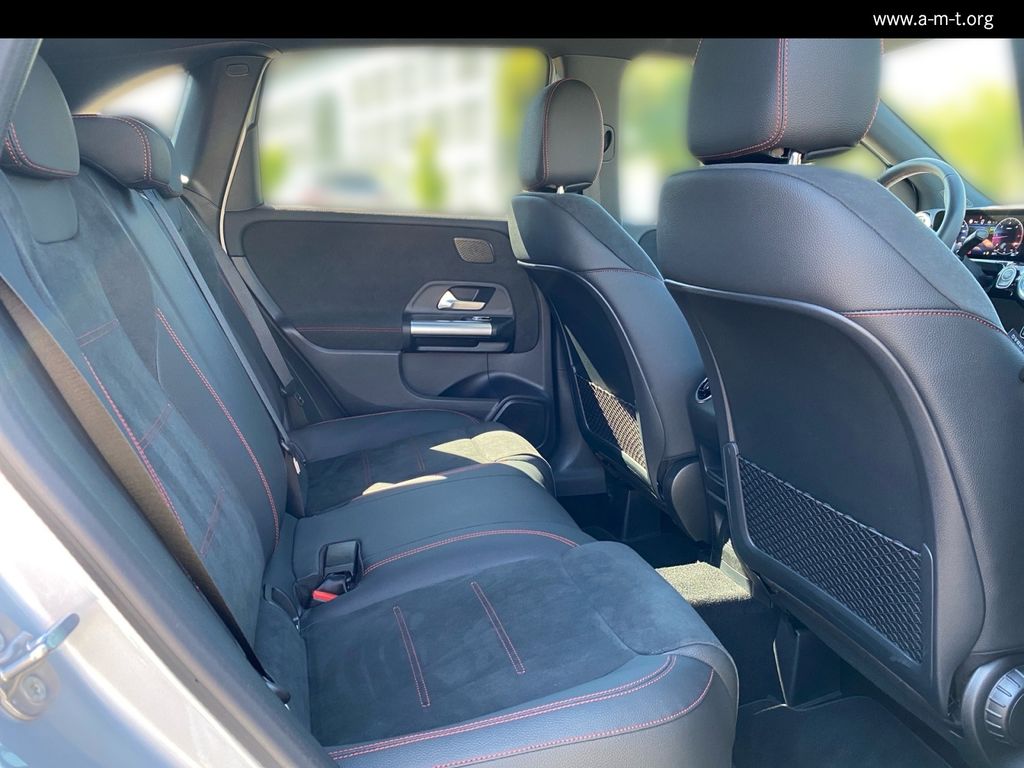 Mercedes-Benz B 220 2024