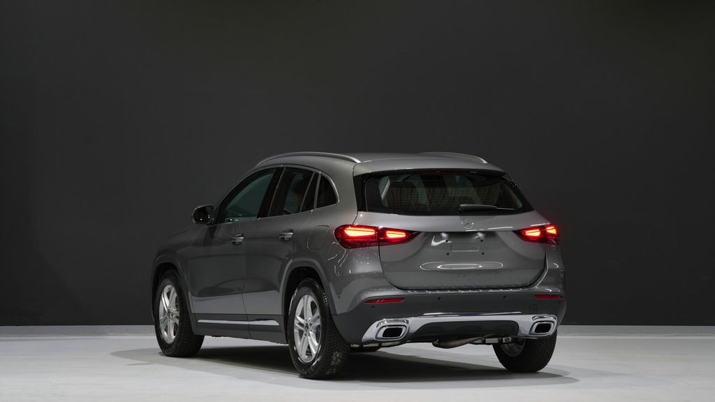 Mercedes-Benz GLA 200 2025