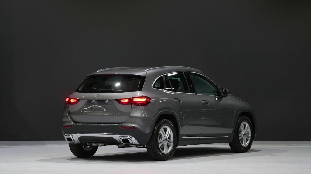 Mercedes-Benz GLA 200 2025