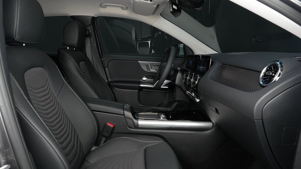 Mercedes-Benz GLA 200 2025