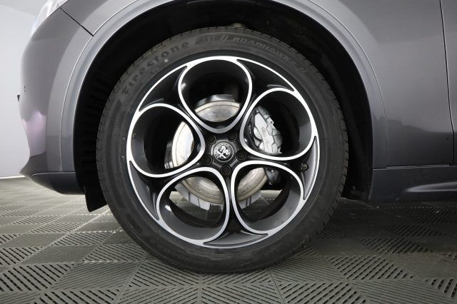 Alfa Romeo Stelvio 2023