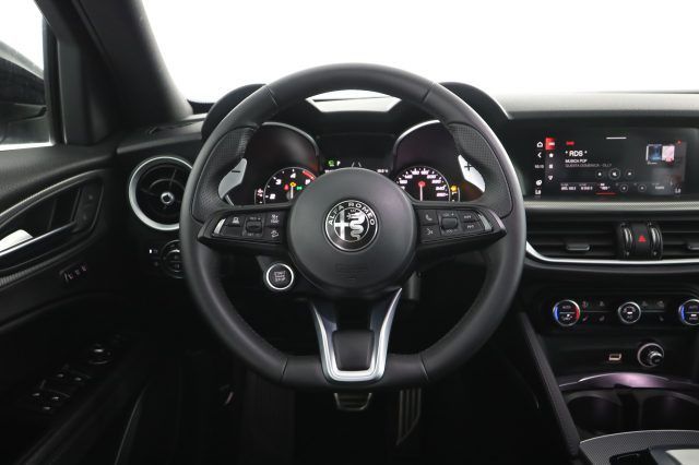 Alfa Romeo Stelvio 2023