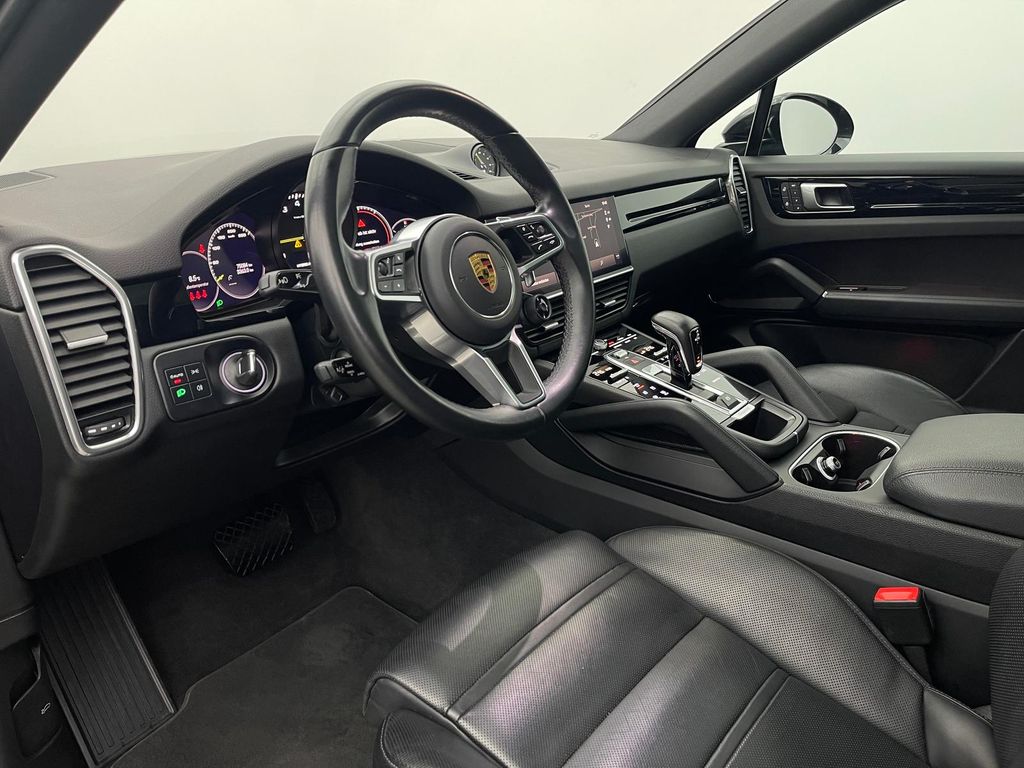 Porsche Cayenne 2021