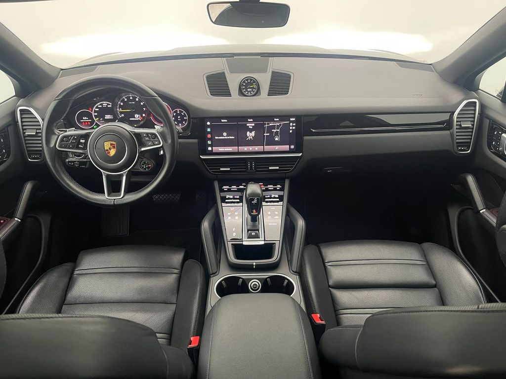 Porsche Cayenne 2021