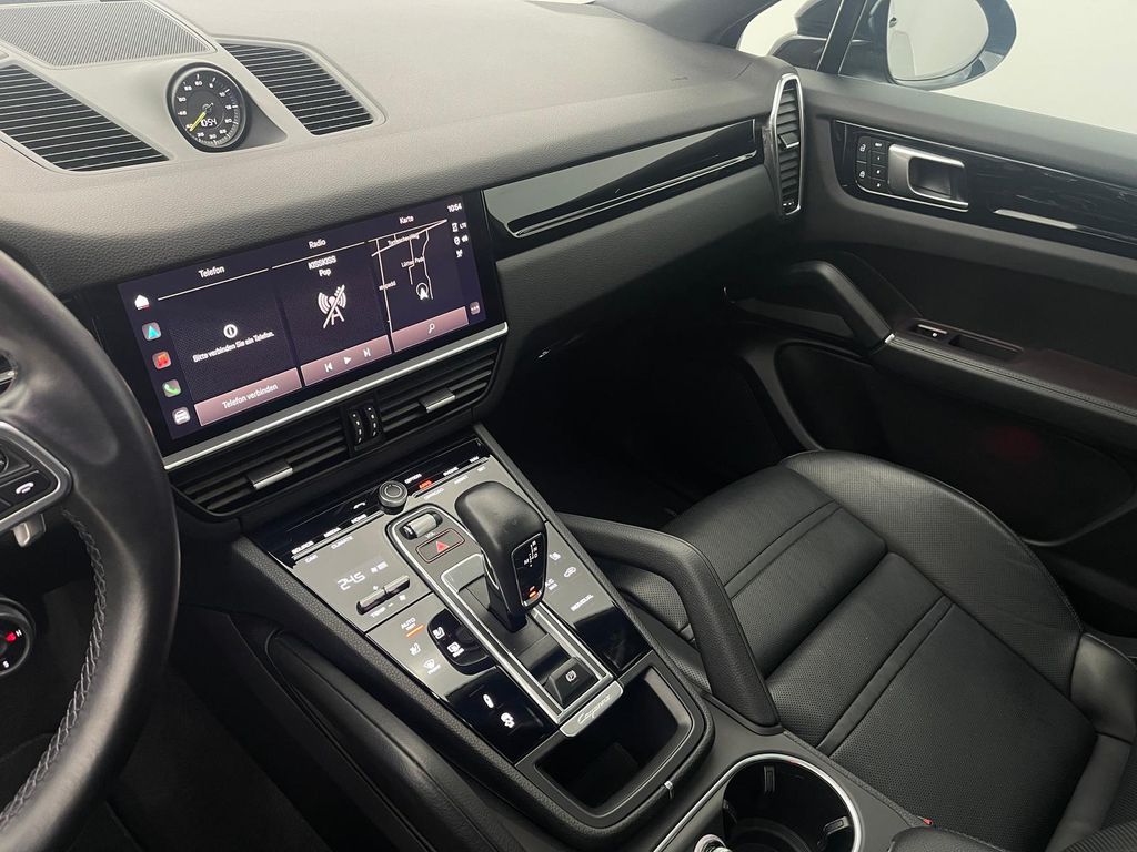 Porsche Cayenne 2021
