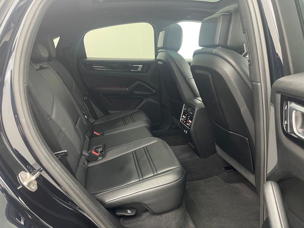 Porsche Cayenne 2021