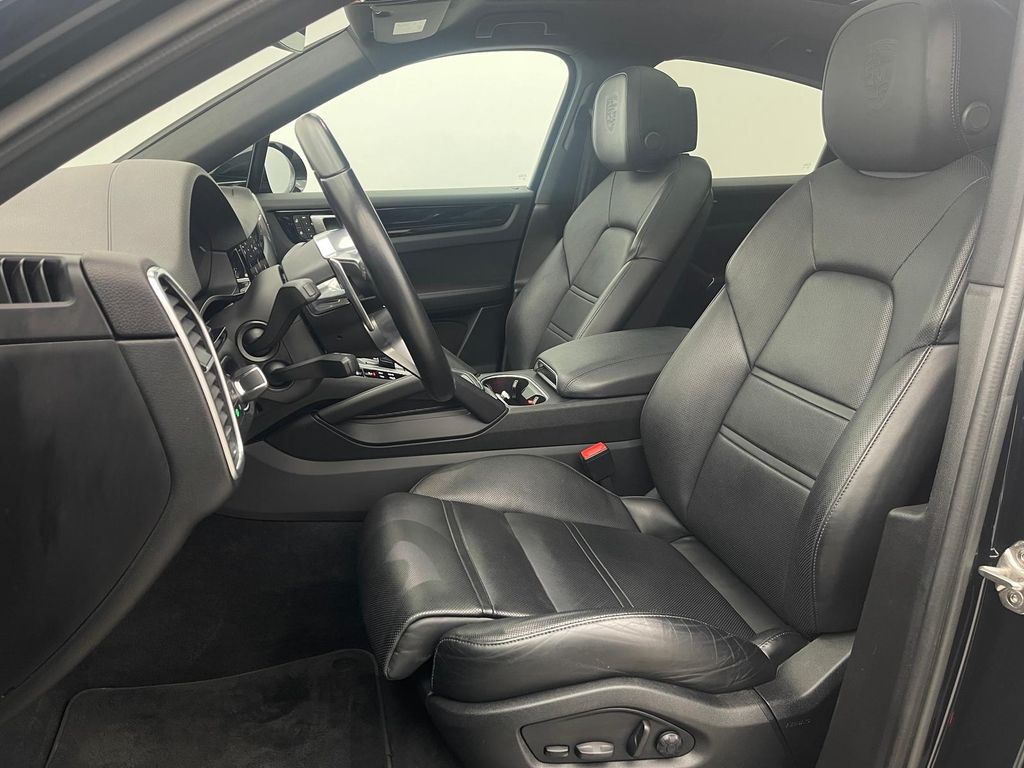 Porsche Cayenne 2021