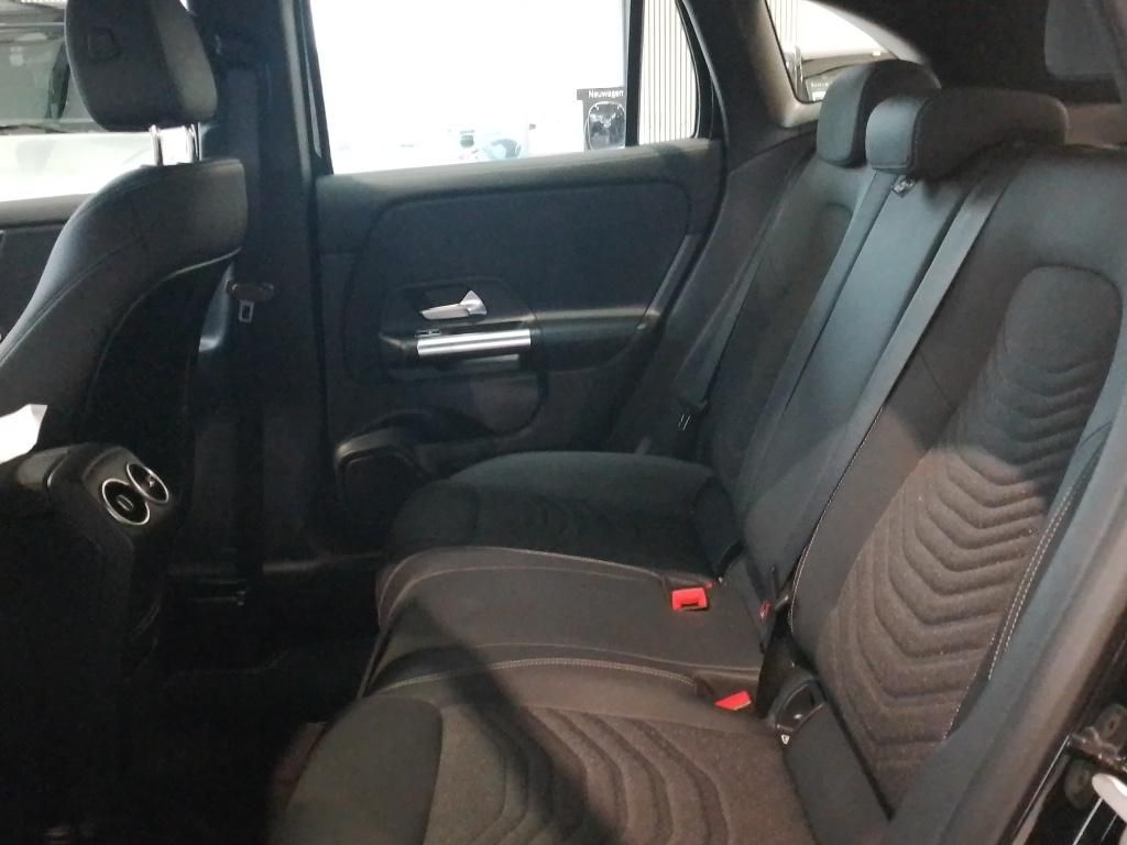 Mercedes-Benz GLA 200 2025