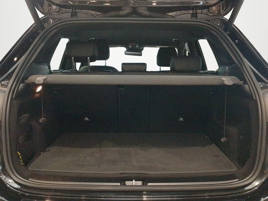 Mercedes-Benz GLA 200 2025