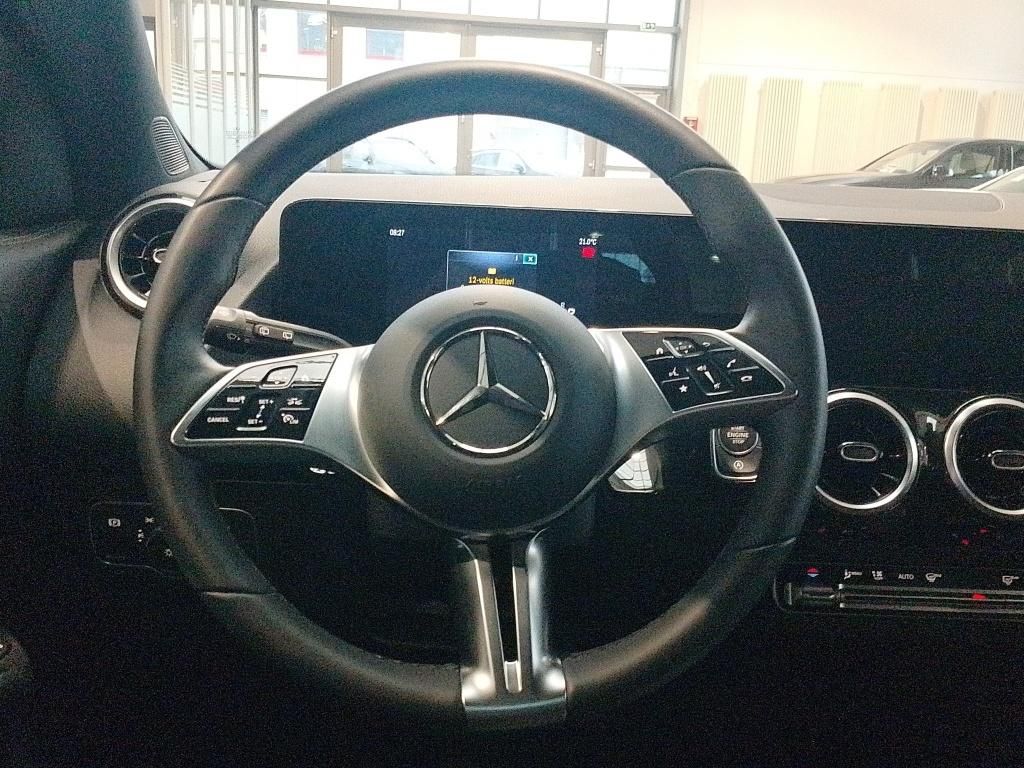 Mercedes-Benz GLA 200 2025