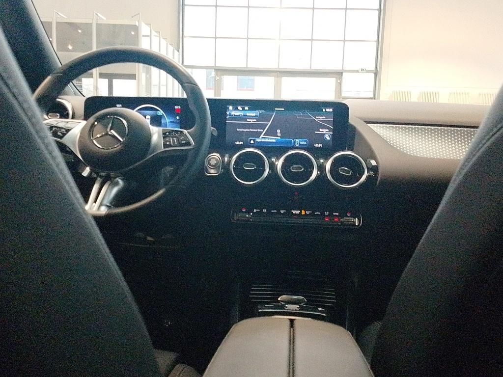 Mercedes-Benz GLA 200 2025