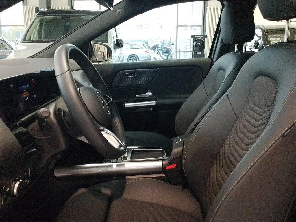 Mercedes-Benz GLA 200 2025