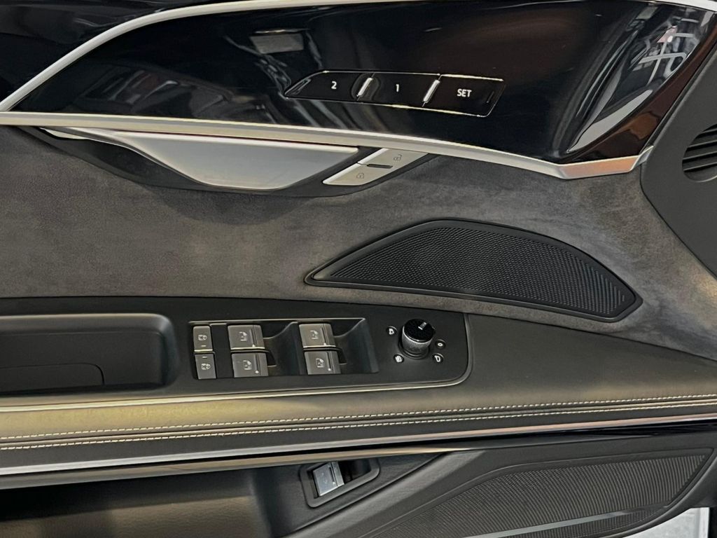 Audi A8 2023