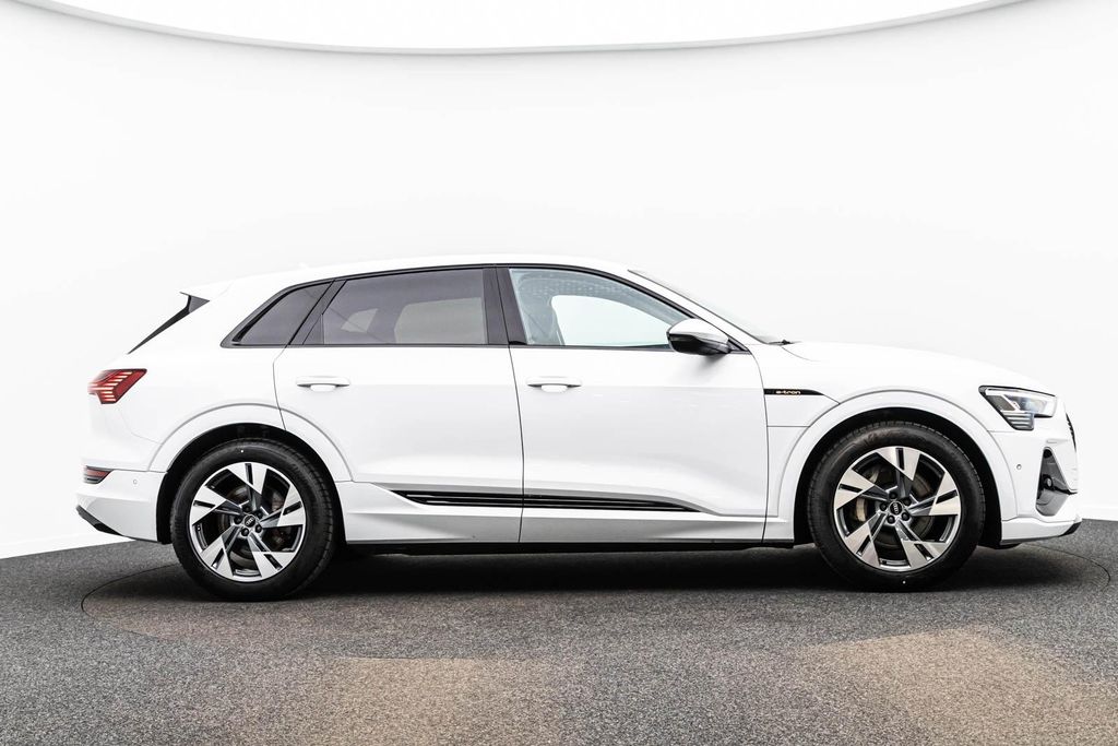 Audi e-tron 2022