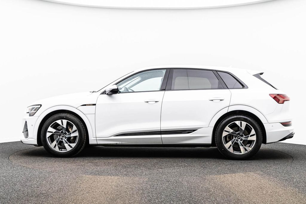 Audi e-tron 2022