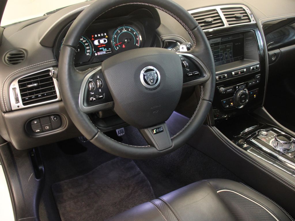 Jaguar XKR 2012