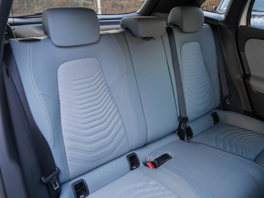 Mercedes-Benz GLA 200 2025