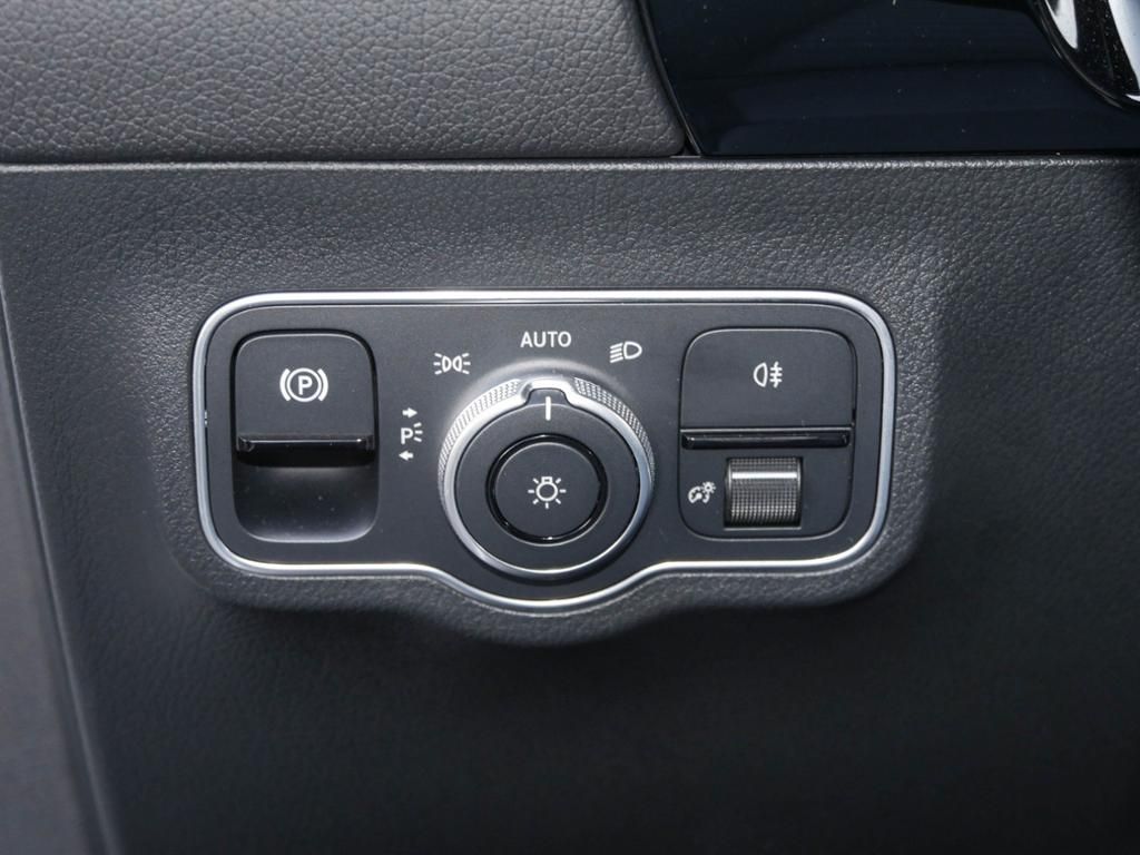 Mercedes-Benz GLA 200 2025