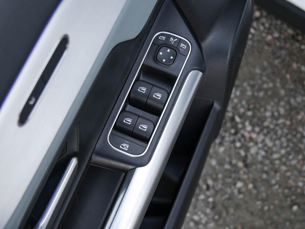 Mercedes-Benz GLA 200 2025