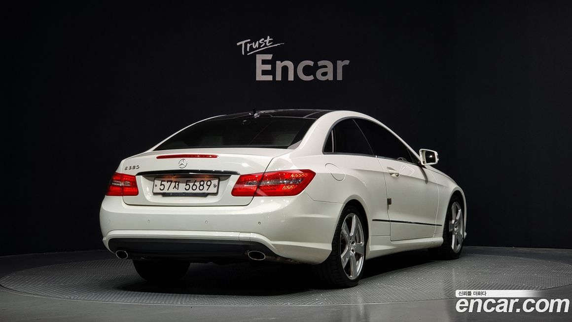 Mercedes-Benz E-Class 2011