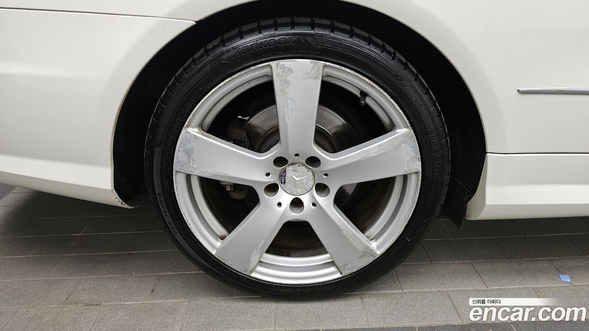 Mercedes-Benz E-Class 2011