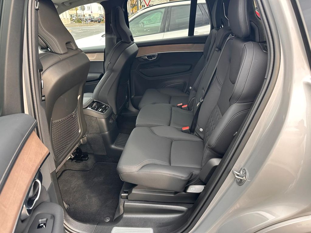 Volvo XC90 2025