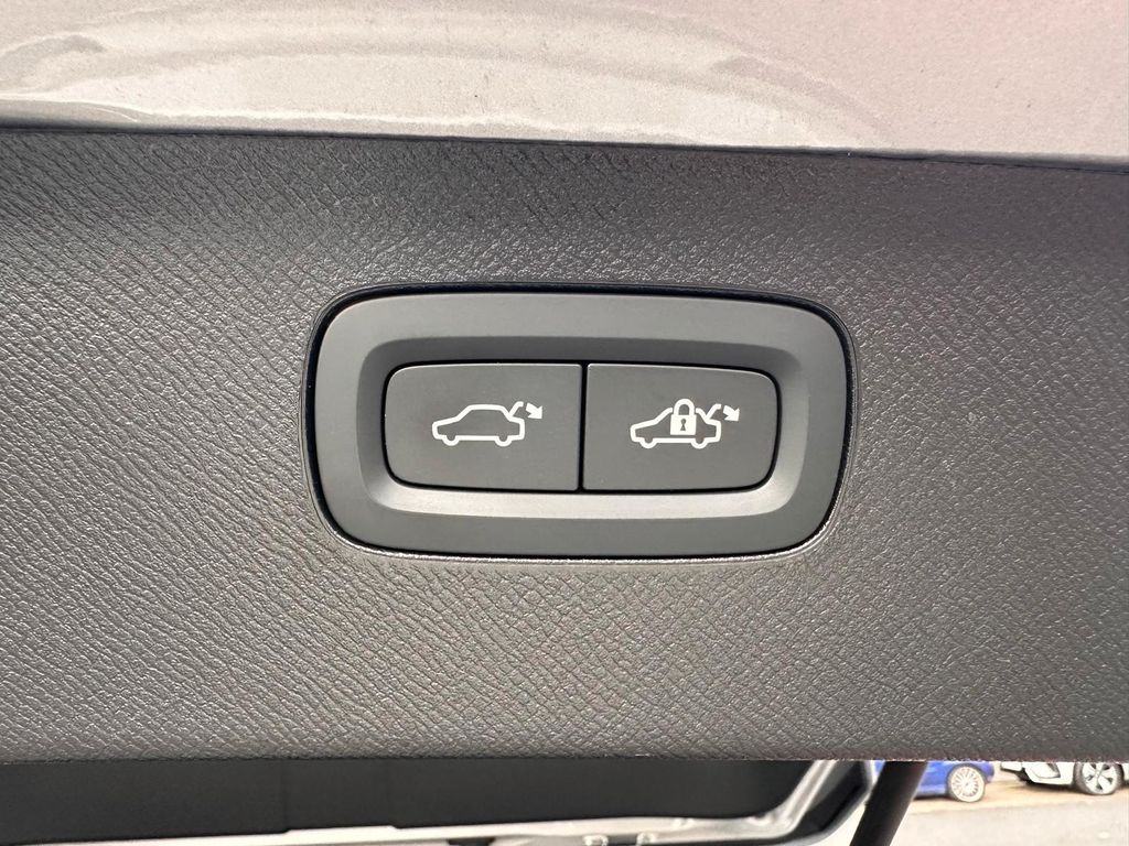 Volvo XC90 2025