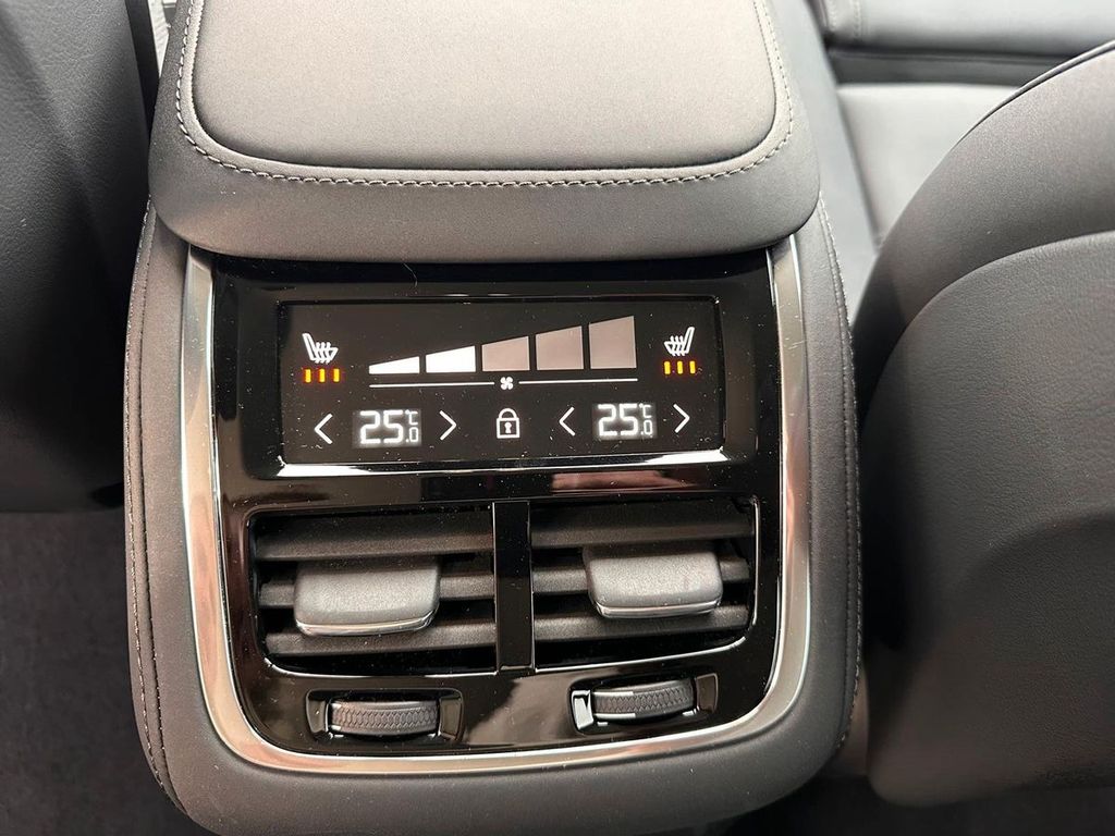 Volvo XC90 2025
