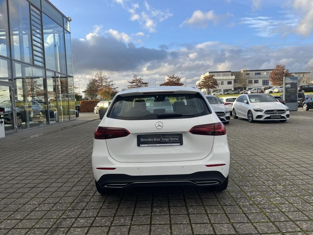 Mercedes-Benz B 220 2024