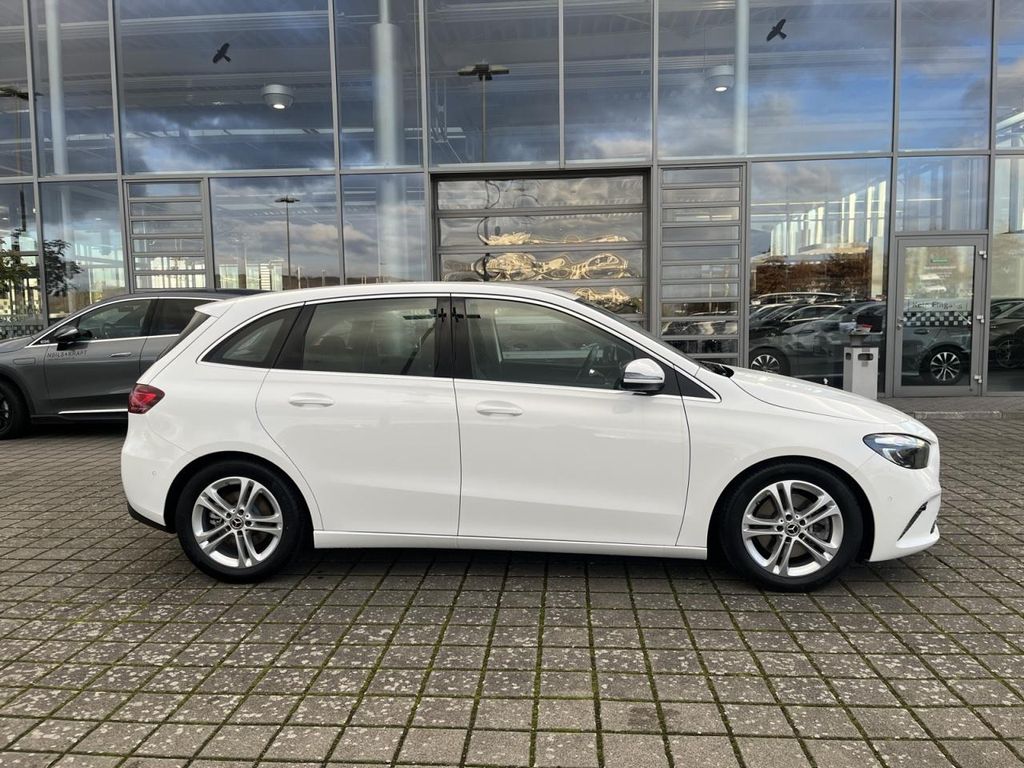 Mercedes-Benz B 220 2024
