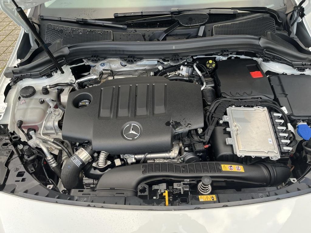 Mercedes-Benz B 220 2024