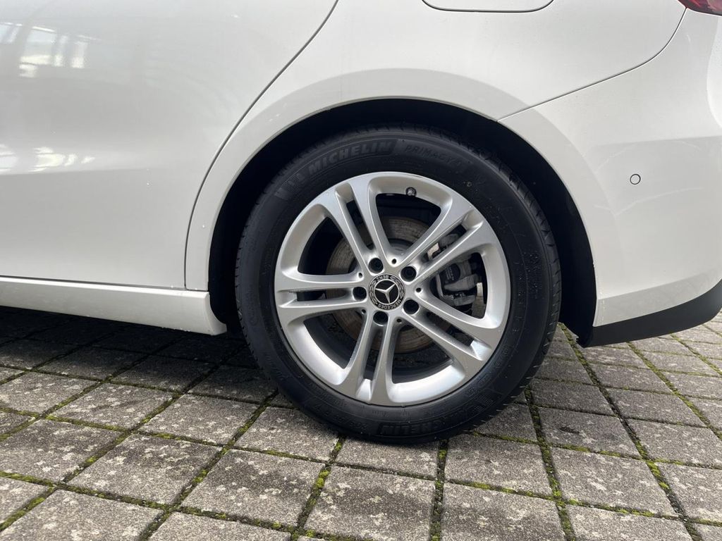 Mercedes-Benz B 220 2024