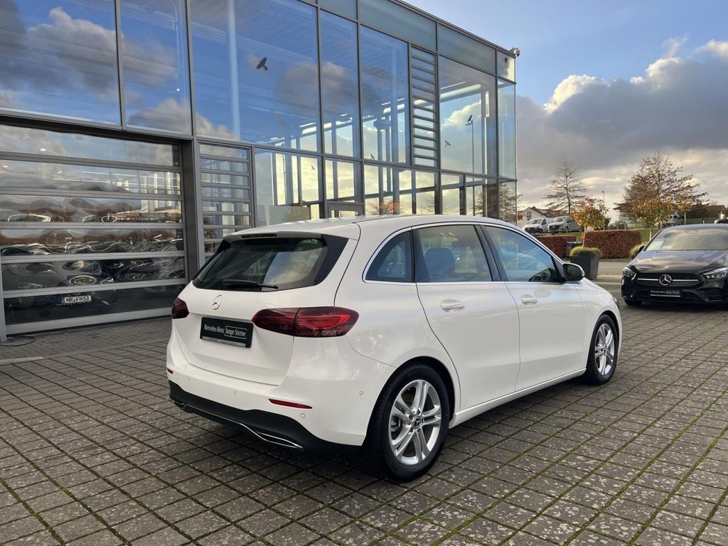 Mercedes-Benz B 220 2024