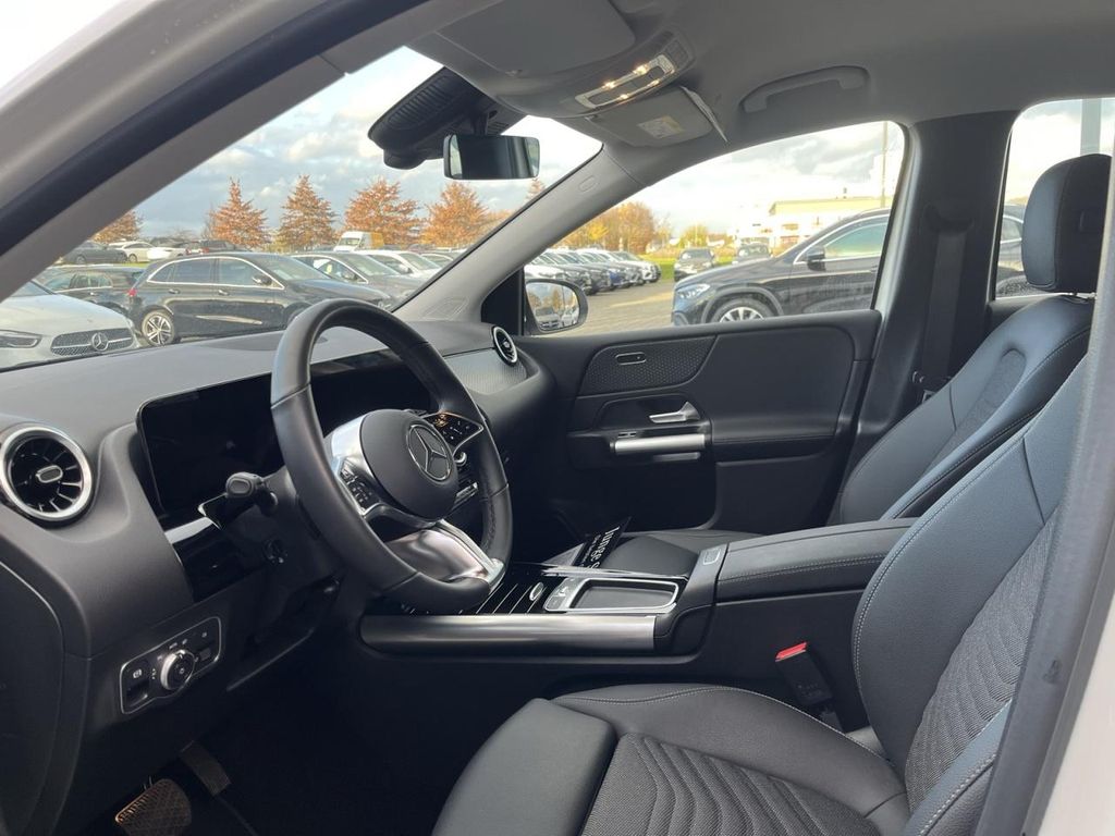 Mercedes-Benz B 220 2024