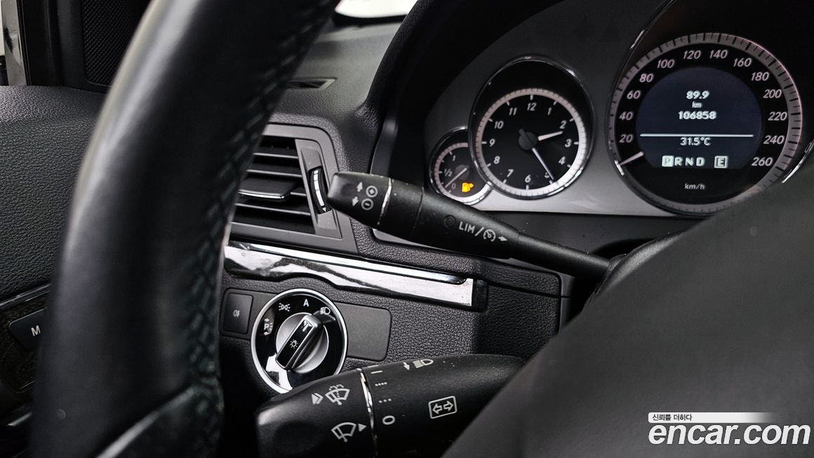 Mercedes-Benz E-Class 2011