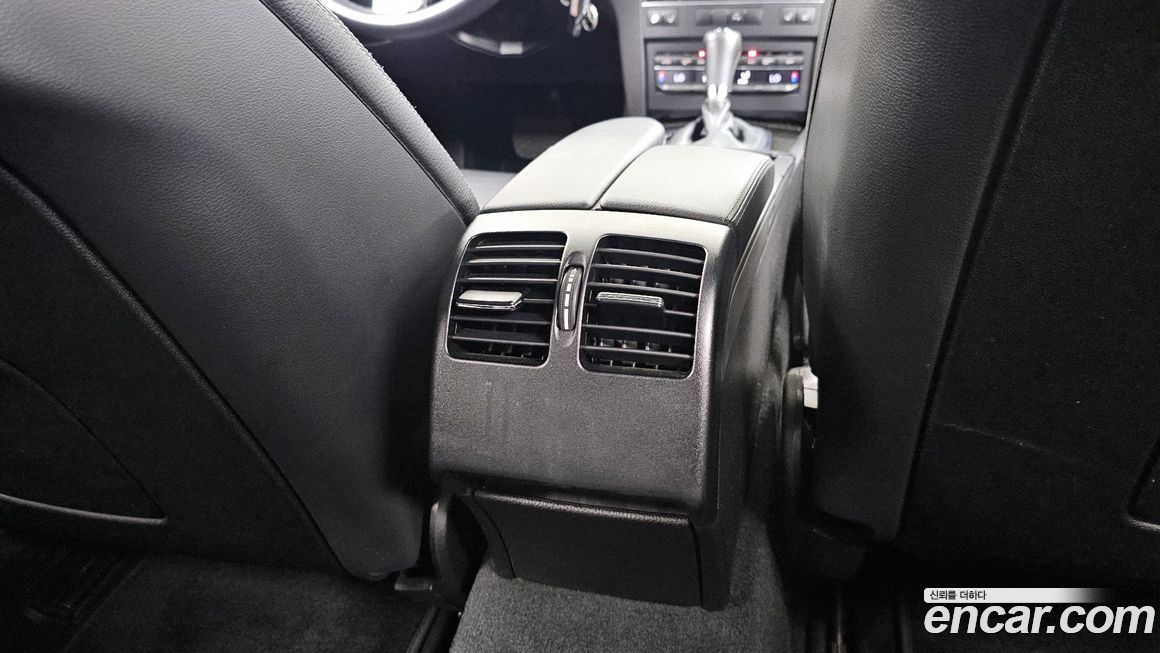 Mercedes-Benz E-Class 2011