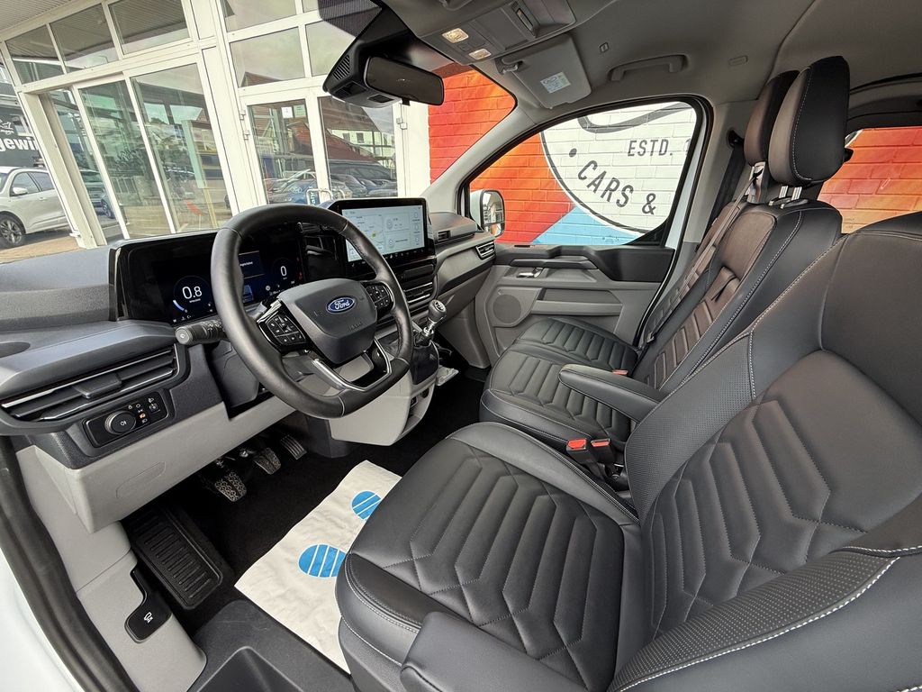 Ford Tourneo Custom 2025